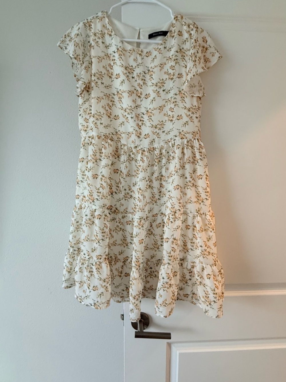 Doe & Rae Cream Floral Ruffled Dress - Picture 9 of 9